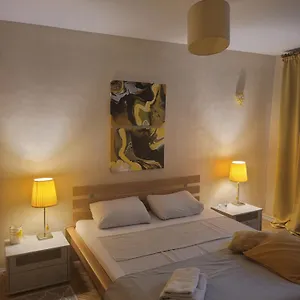 Апартаменты Sunflower Near Airport & Railway Station & Center City!, Киев
